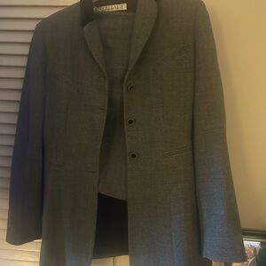 Tahari Women’s Gray Blazer and skirt Set